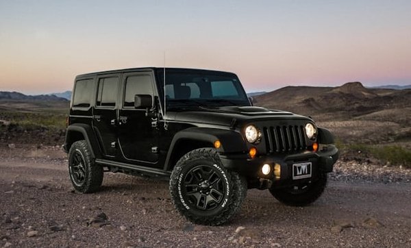 How to Choose the Right LED Bar for Improved Visibility on Rural Roads in a Jeep Gladiator?